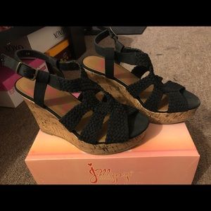 Fraisia Black Canvas